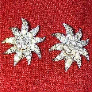 Vintage Sarah Cov flower clip on earrings Coventry